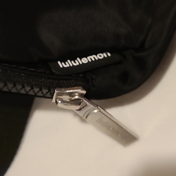 Everywhere Belt Bag Black Lululemon Adjustable Zippers Crossbody Waist - Picture 3 of 12